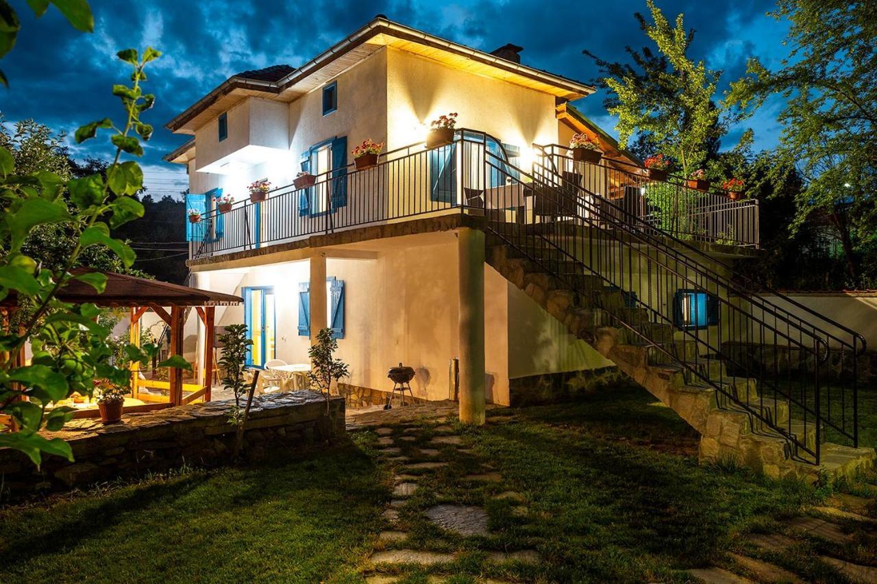 Garmen Hills Guest Houses ภายนอก รูปภาพ